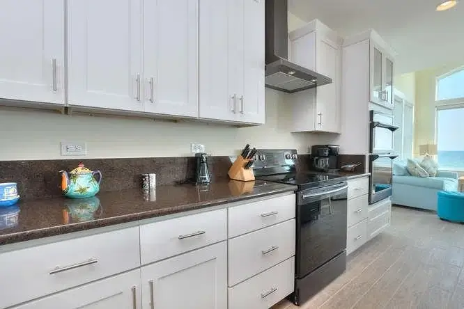 Classic White Shaker collection view 4